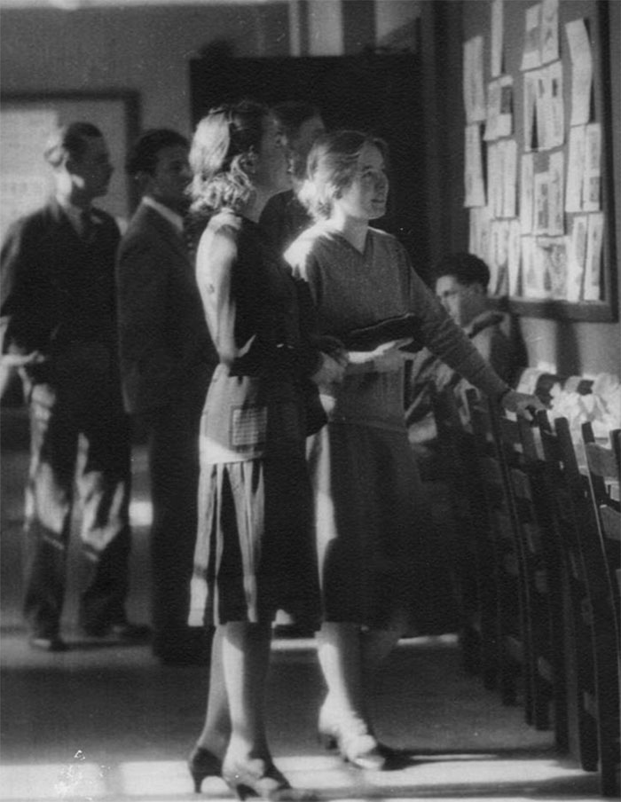 1920s college girls campus life